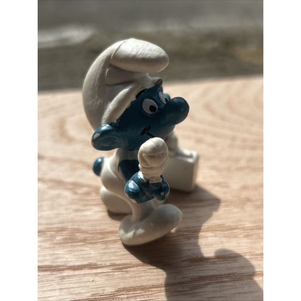Smurfs First Aid Smurf Figure Medic Doctor Paramedic RN Male Nurse 1980 Schleich - Picture 4 of 6